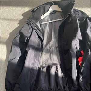 The north face resolve jacket (WITH TAGS and NEVER WORN)